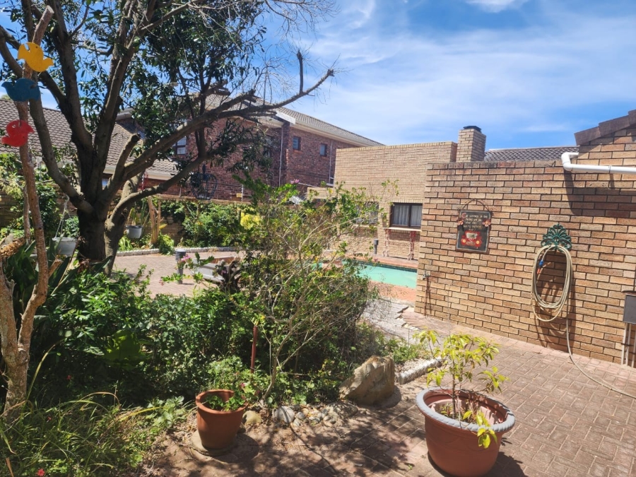 3 Bedroom Property for Sale in Summerstrand Eastern Cape